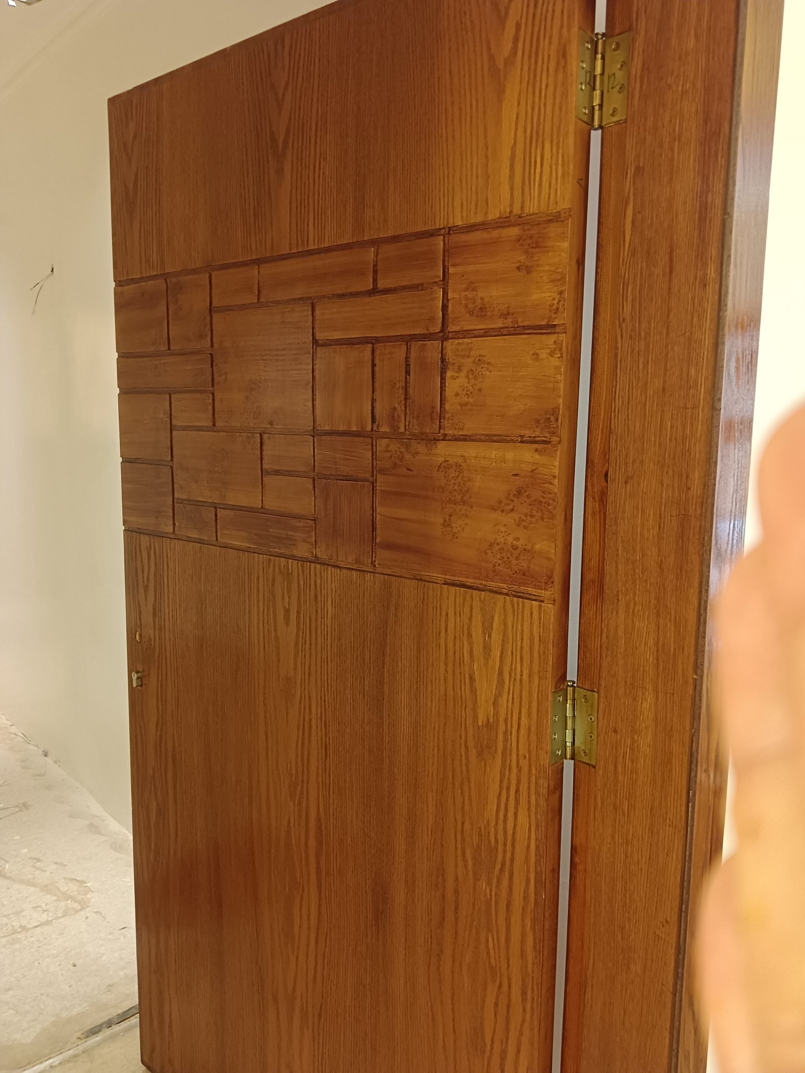 معلم بويه ابواب خشب